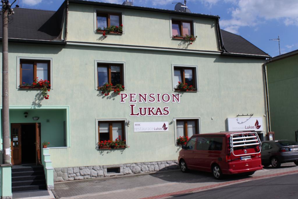 Pension Lukas Karlovy Vary Kültér fotó