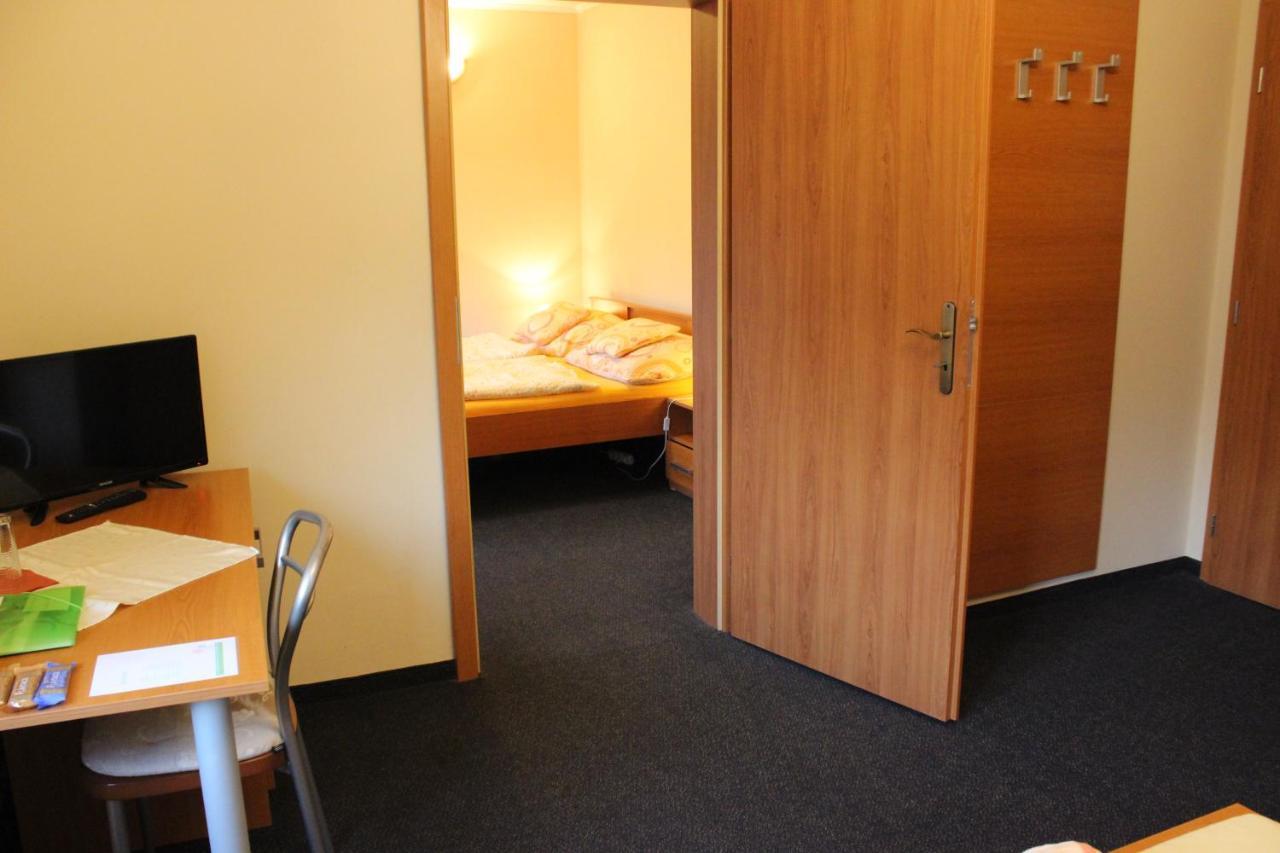 Pension Lukas Karlovy Vary Kültér fotó